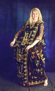 Photo Of Shira Wearing A Thobe Al Nasha'ar